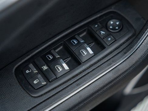 Used 2018 Maserati Levante S GranSport image 46