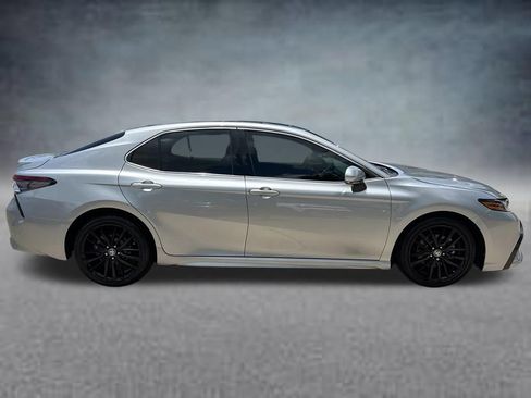 Used 2021 Toyota Camry XSE FWD image 7