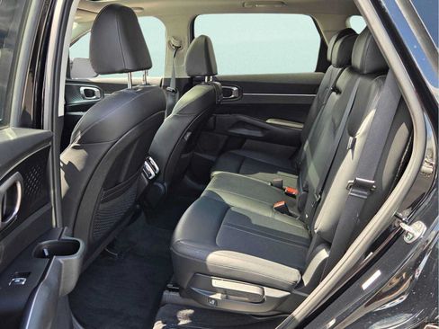 Used 2024 Kia Sorento S w/ Panoramic Sunroof Package FWD image 12