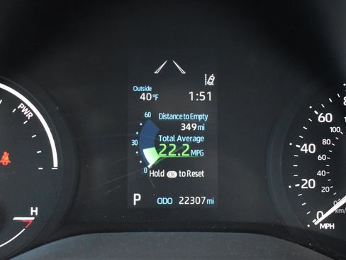 Used 2024 Toyota Sienna LE image 8