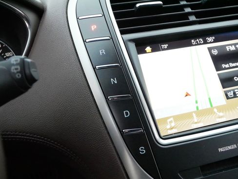 Used 2018 Lincoln MKX Reserve w/ Lincoln MKX Climate Package image 24