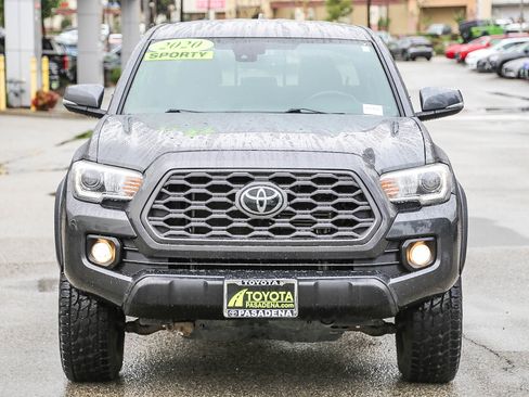 Used 2020 Toyota Tacoma TRD Off-Road w/ Technology Package image 2