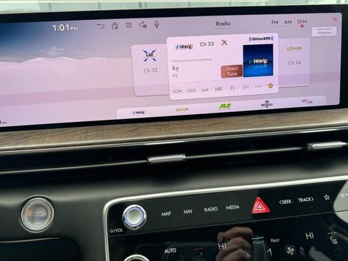 Certified 2025 Genesis GV80 2.5T Prestige image 21