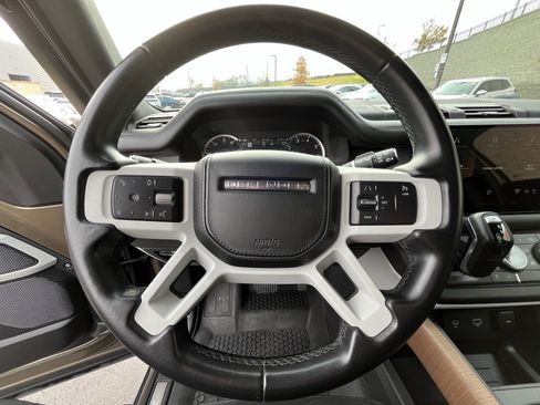 Used 2023 Land Rover Defender 110 X-Dynamic SE image 17