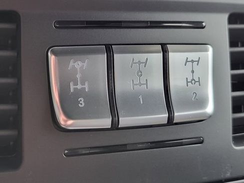 Used 2017 Mercedes-Benz G 550 Squared image 37