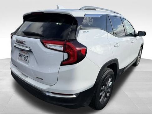 Used 2024 GMC Terrain SLT image 12