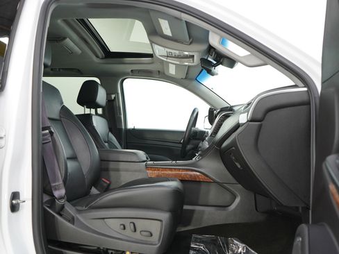 Used 2017 Chevrolet Tahoe Premier AWD/4WD image 11