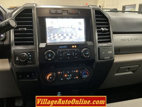 Used 2022 Ford F250 XLT w/ XLT Value Package AWD/4WD image 16