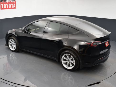 Used 2023 Tesla Model Y Long Range image 24