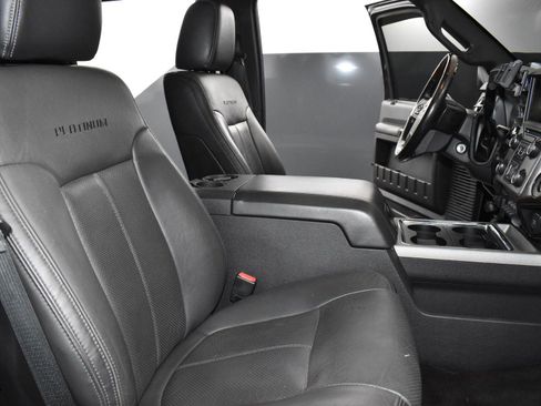 Used 2015 Ford F350 Platinum w/ Platinum Package image 32