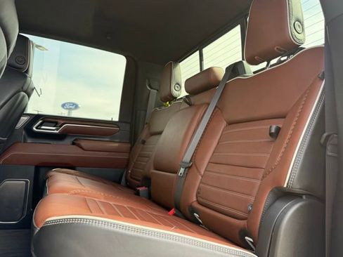 Used 2024 GMC Sierra 2500 Denali Ultimate image 17