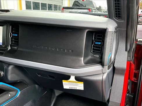 Certified 2023 Ford Bronco Black Diamond image 18