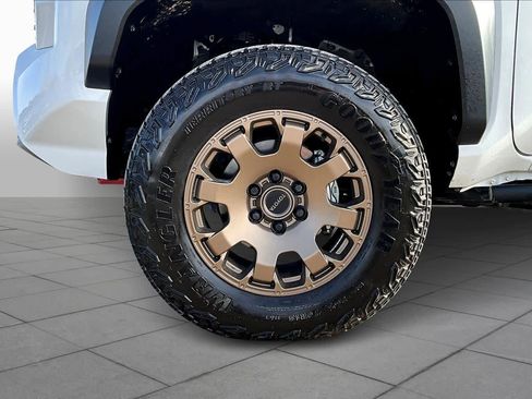 Used 2025 Toyota Tacoma Trailhunter Hybrid Double Cab image 10