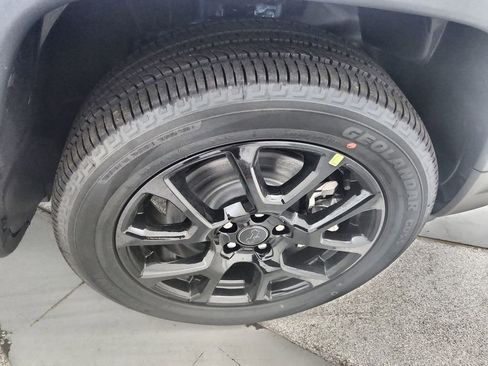 New 2026 Jeep Compass Latitude AWD/4WD image 33