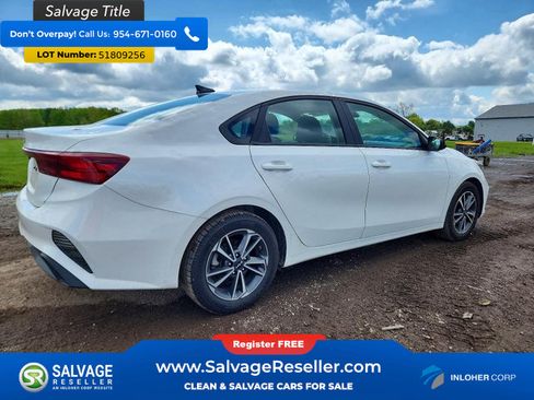 Used 2022 Kia Forte LXS FWD image 4