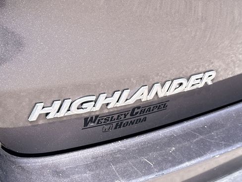 Used 2015 Toyota Highlander XLE image 11