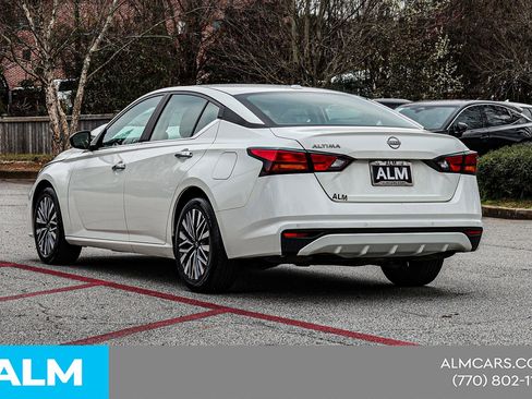 Used 2025 Nissan Altima 2.5 SV image 9