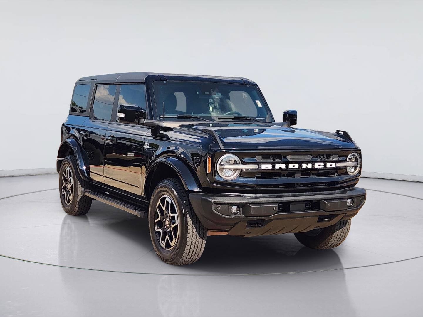Used 2024 Ford Bronco Outer Banks AWD/4WD image 3