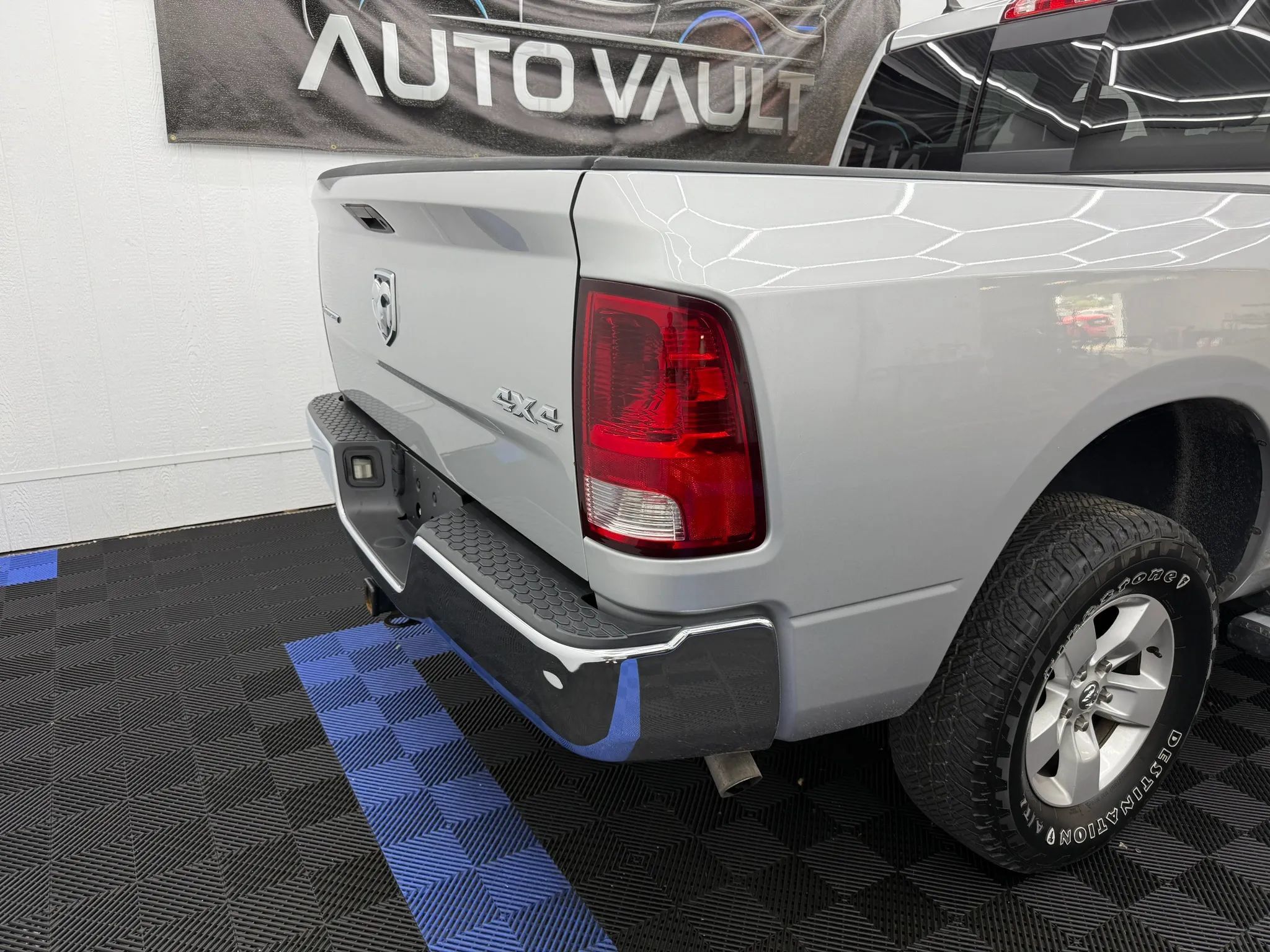 Used 2014 RAM 1500 Outdoorsman AWD/4WD image 3