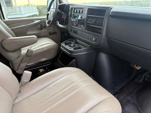 Used 2013 Chevrolet Express 2500 image 12