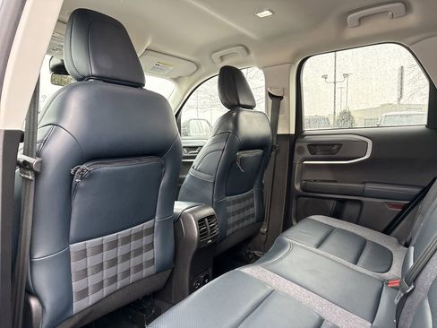 Used 2021 Ford Bronco Sport Outer Banks w/ Outer Banks Package (96D) image 13