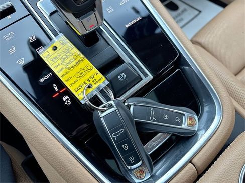 Used 2023 Porsche Panamera image 36