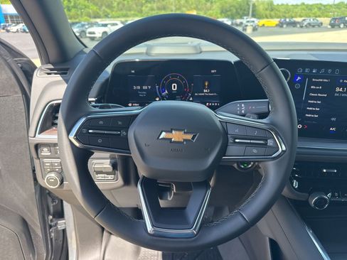 New 2026 Chevrolet Suburban LS AWD/4WD image 23