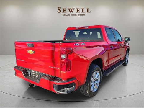 Used 2024 Chevrolet Silverado 1500 Custom image 5