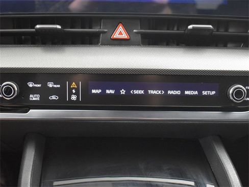 Certified 2025 Kia Sportage SX Prestige image 19