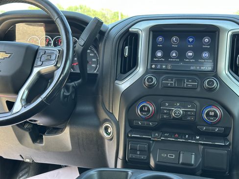Used 2021 Chevrolet Silverado 1500 LT AWD/4WD image 32