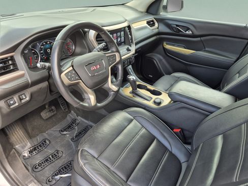 Used 2017 GMC Acadia Denali w/ Technology Package FWD image 18