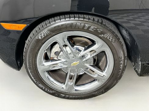 Used 2004 Chevrolet SSR w/ Preferred Equipment Group RWD image 11