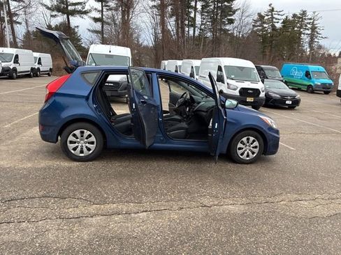 Used 2017 Hyundai Accent SE image 11