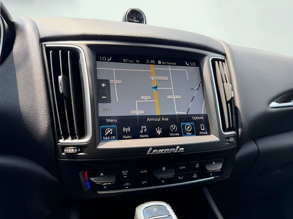 Used 2020 Maserati Levante AWD/4WD image 42