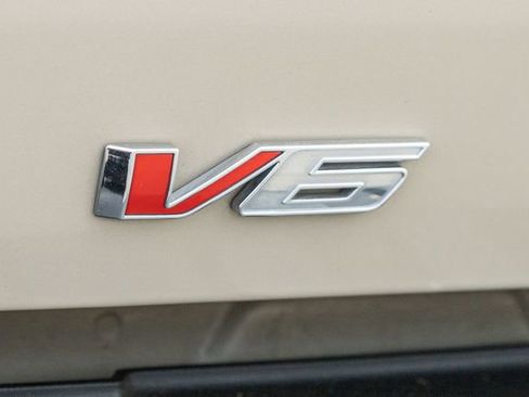 Used 2021 GMC Canyon AT4 w/ Driver Alert Package AWD/4WD image 8