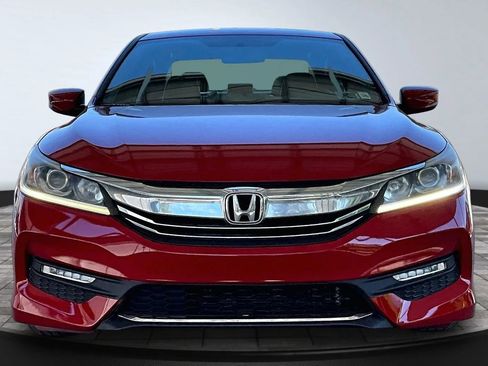 Used 2017 Honda Accord Sport image 2