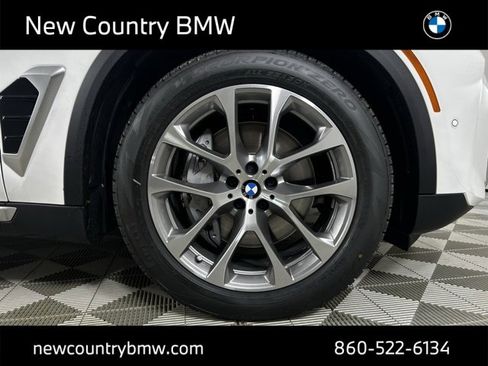 New 2026 BMW X5 xDrive50e w/ Climate Comfort Package image 9