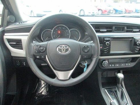 Used 2015 Toyota Corolla LE image 14