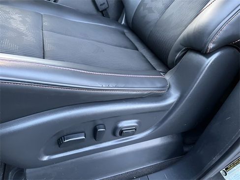 Used 2021 Nissan Titan PRO-4X image 11