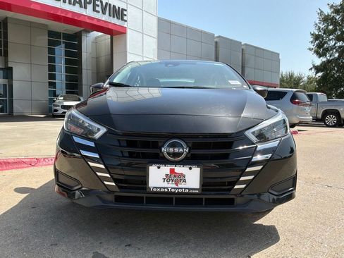 Used 2025 Nissan Versa SV FWD image 3