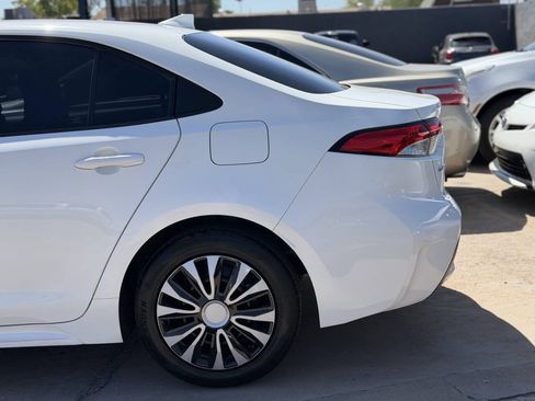 Used 2020 Toyota Corolla LE FWD image 14