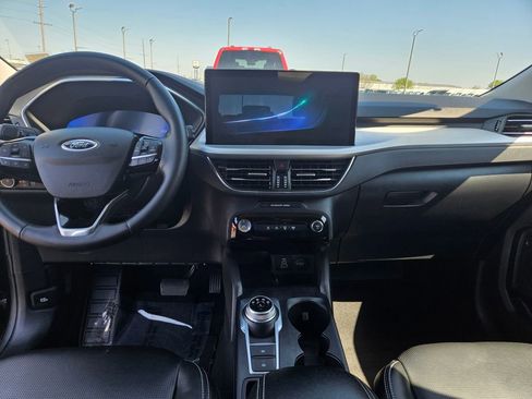 Used 2025 Ford Escape Platinum AWD/4WD image 19