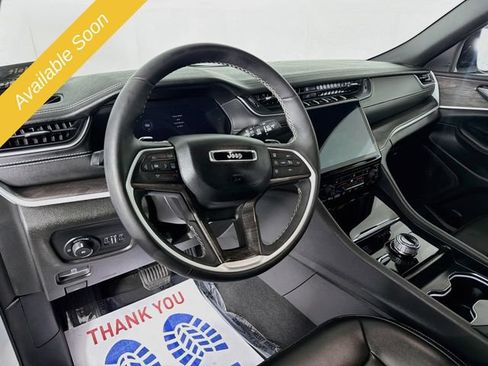 Used 2024 Jeep Grand Cherokee L Limited AWD/4WD image 9