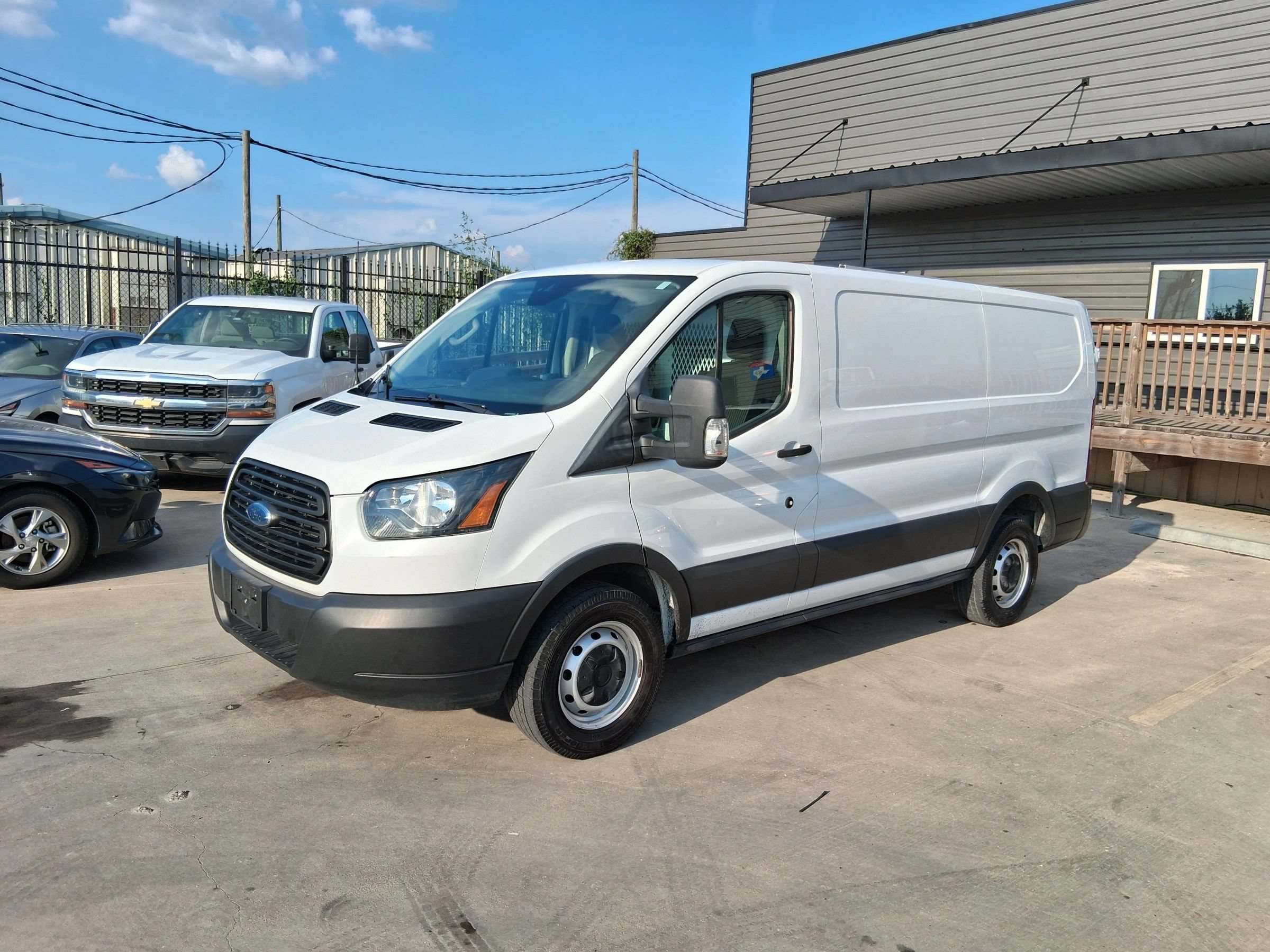 Used 2019 Ford Transit 250 130 Low Roof RWD image 1