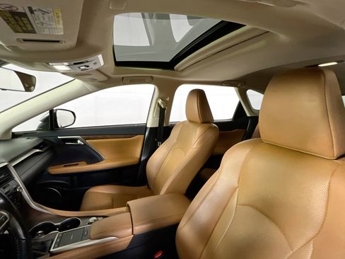 Used 2021 Lexus RX 350L Premium w/ Premium Package image 21