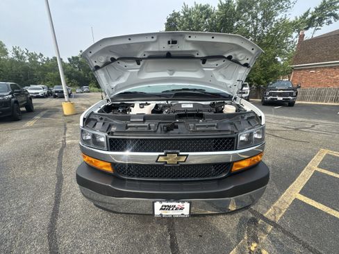 Used 2023 Chevrolet Express 2500 w/ Driver Convenience Package image 27