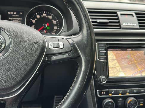Used 2018 Volkswagen Passat 2.0T SEL Premium FWD image 17