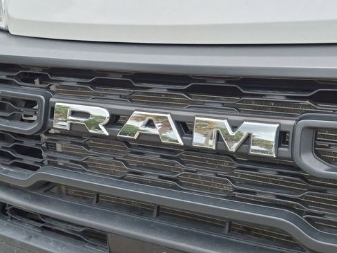 Used 2025 RAM ProMaster 2500 w/ Convenience Group FWD image 7