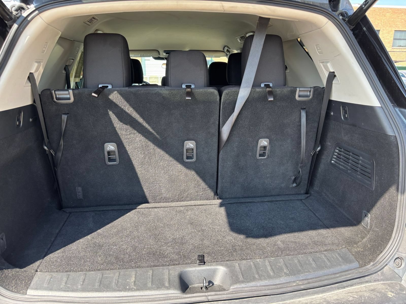 Used 2025 Nissan Pathfinder SV AWD/4WD image 30