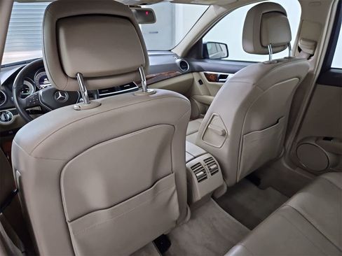 Used 2013 Mercedes-Benz C 250 Sedan image 18